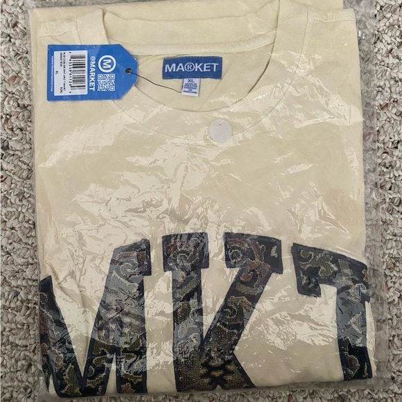 Market T-Shirt - Picture 7 of 7